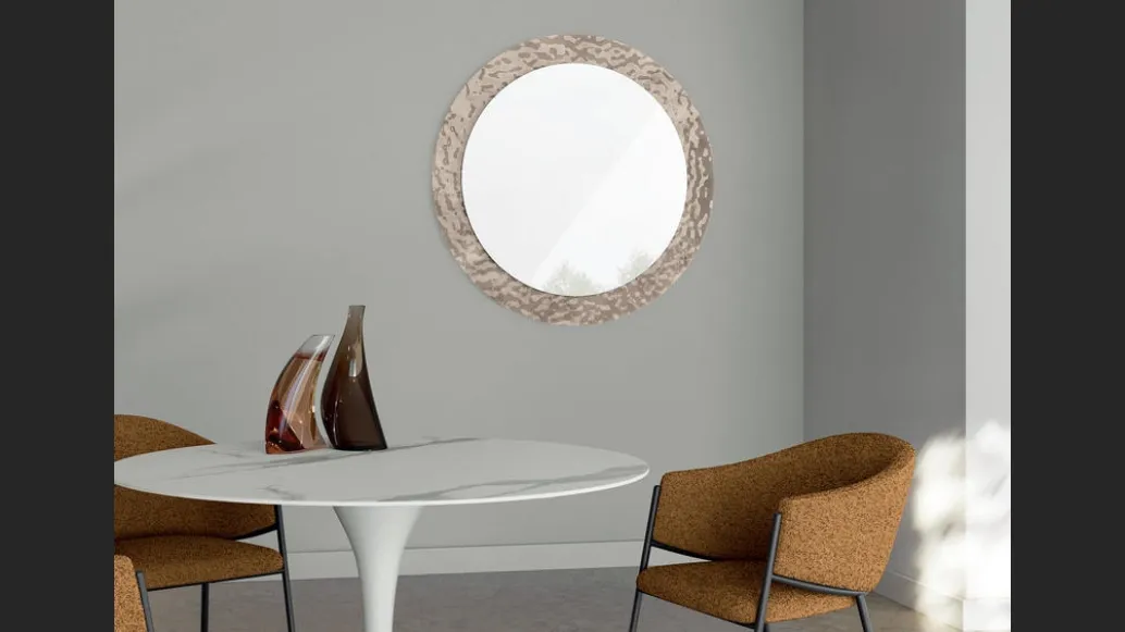 Specchio Iride con cornice in vetro cotto di Stones