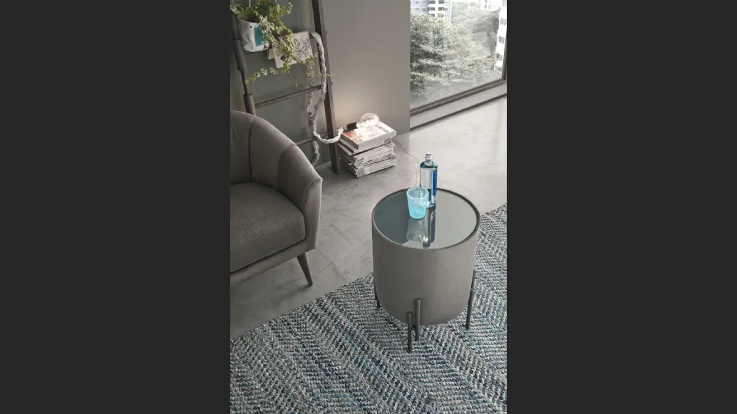 Tavolino Pouf Planos con top in vetro e struttura rivestita in microfibra effetto velluto di Target Point