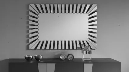 Specchio di design in vetro argentato Labas di Stones