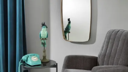 Specchio Plinio con cornice in metallo color bronzo di Stones