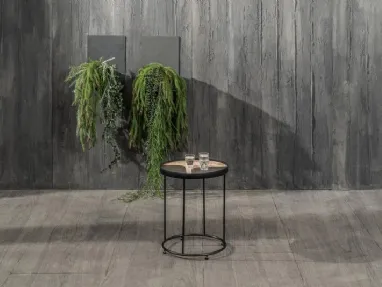 Tavolino Alok in legno con inserto in pietra e struttura in metallo di Stones