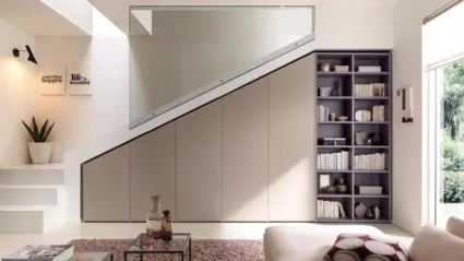 Armadio con ante battenti disegnate e lavorate seguendo l’inclinazione del soffitto per vani scale o mansarde NC304 Moretti Compact
