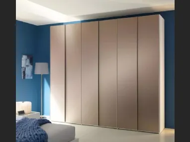Armadio a sei ante battenti in finitura specchio bronzo opaco NC302 di Moretti Compact
