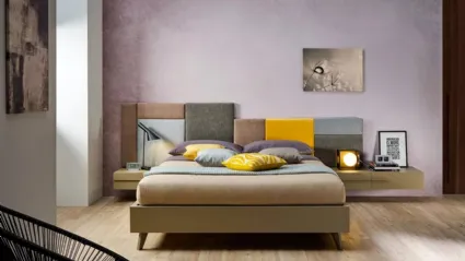 Letto in tessuto con testiera imbottita asimmetrica SC223 di Moretti Compact