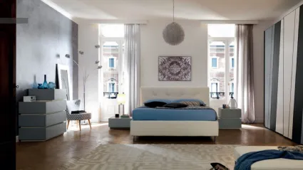 Letto in ecopelle NC101 con testiera trapuntata di Moretti Compact