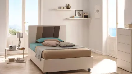 Letto comodo a una piazza e mezza in melaminico Betulla con testiera in tessuto SC121 di Moretti Compact