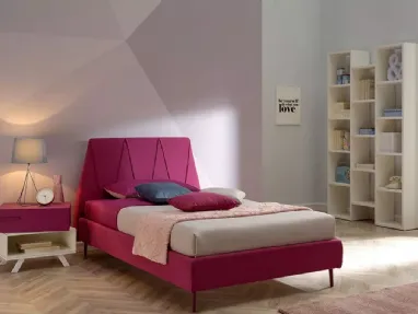 Letto comodo imbottito con testiera in tessuto dalle forme squadrate SC210 di Moretti Compact