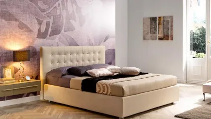 Letto matrimoniale imbottito con testiera trapuntata SC218 di Moretti Compact