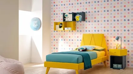 Letto singolo con testiera in tessuto dalla forma a trapezio SC203 di Moretti Compact