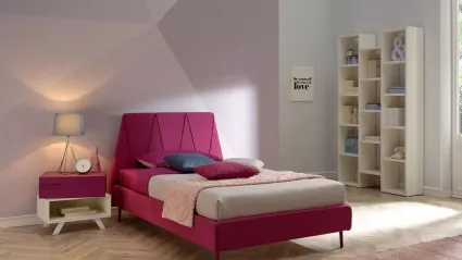 Letto singolo imbottito con testiera in tessuto dalla forma trapezoidale SC210 di Moretti Compact