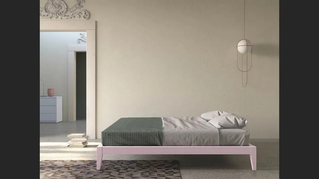 Letto Sommier 1697 in legno laccato rosa di Fratelli Mirandola