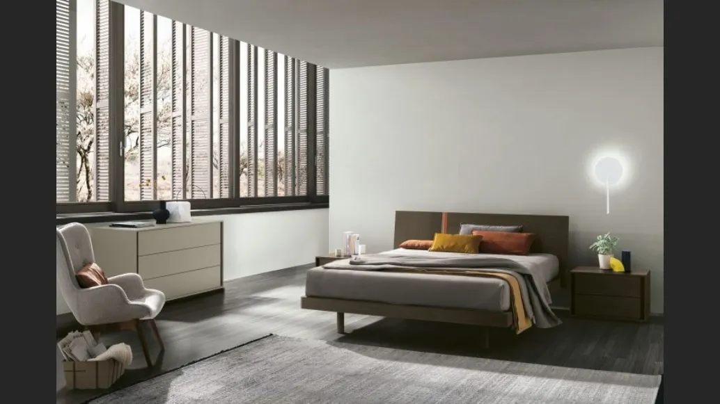 Letto con testiera Ken in materico rovere moka di Tomasella