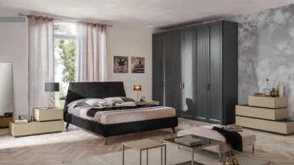 Letto matrimoniale VG501 con testiera in tessuto trapuntato di Moretti Compact