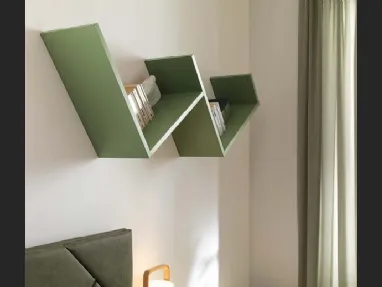 Libreria sospesa in laccato NC104 di Moretti Compact