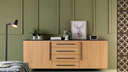 Madia dal design decorativo elegante con struttura laccata grafite LV203 di Moretti Compact