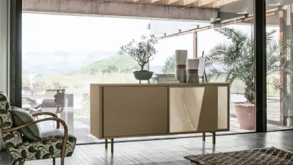 Madia Modus New in laminato effetto legno con inserto in Gres porcellanato effetto marmo sull' anta destra di Target Point