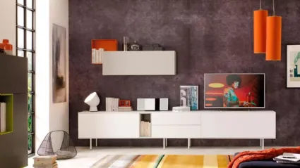 Parete attrezzata con wallbox a giorno e basamento in metallo laccato opaco LV106 di Moretti Compact