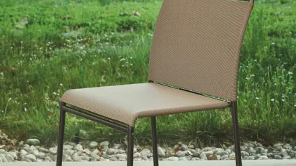Sedia da esterno Lola Outdoor in texplast con struttura in acciaio di Ingenia
