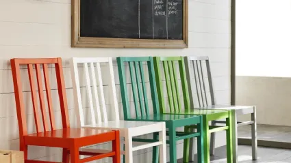 Sedia Mina in legno laccato in vari colori di Stones