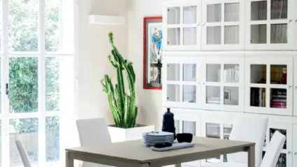 Tavolo allungabile Reid con piano in laminato sabbia Ottawa e struttura in acciaio laccato sabbia di Ingenia