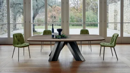 Tavolo a botte Twist in legno con base in metallo di Ingenia