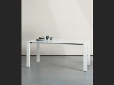 Tavolo Neal in MDF bianco di Stones