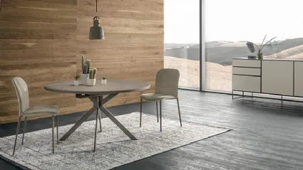 Tavolo rotondo Olimpo con piano in ceramica fokos terra e struttura in metallo fango di Sedit