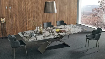 Tavolo Sail con piano in ceramica urban marble lucido con struttura in metallo antracite di Sedit