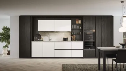 Cucina Moderna lineare Domino Composizione 03 in laminato bianco e melaminico rovere dark di Prima Cucine